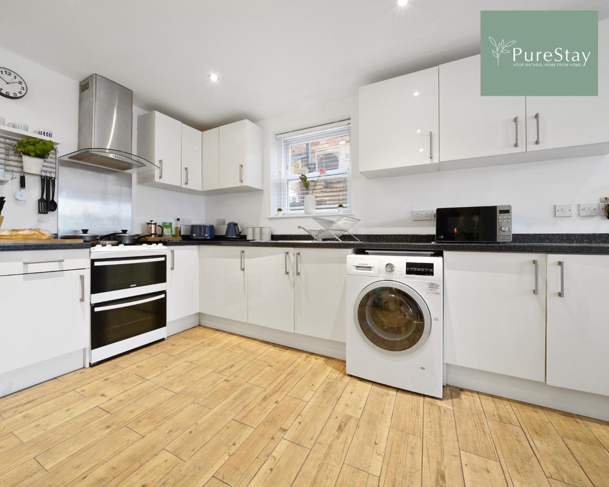 Stunning Two Bed Leamington Apartment With Free Wifi By Purestay Short Lets & Serviced Accommodation Eksteriør billede