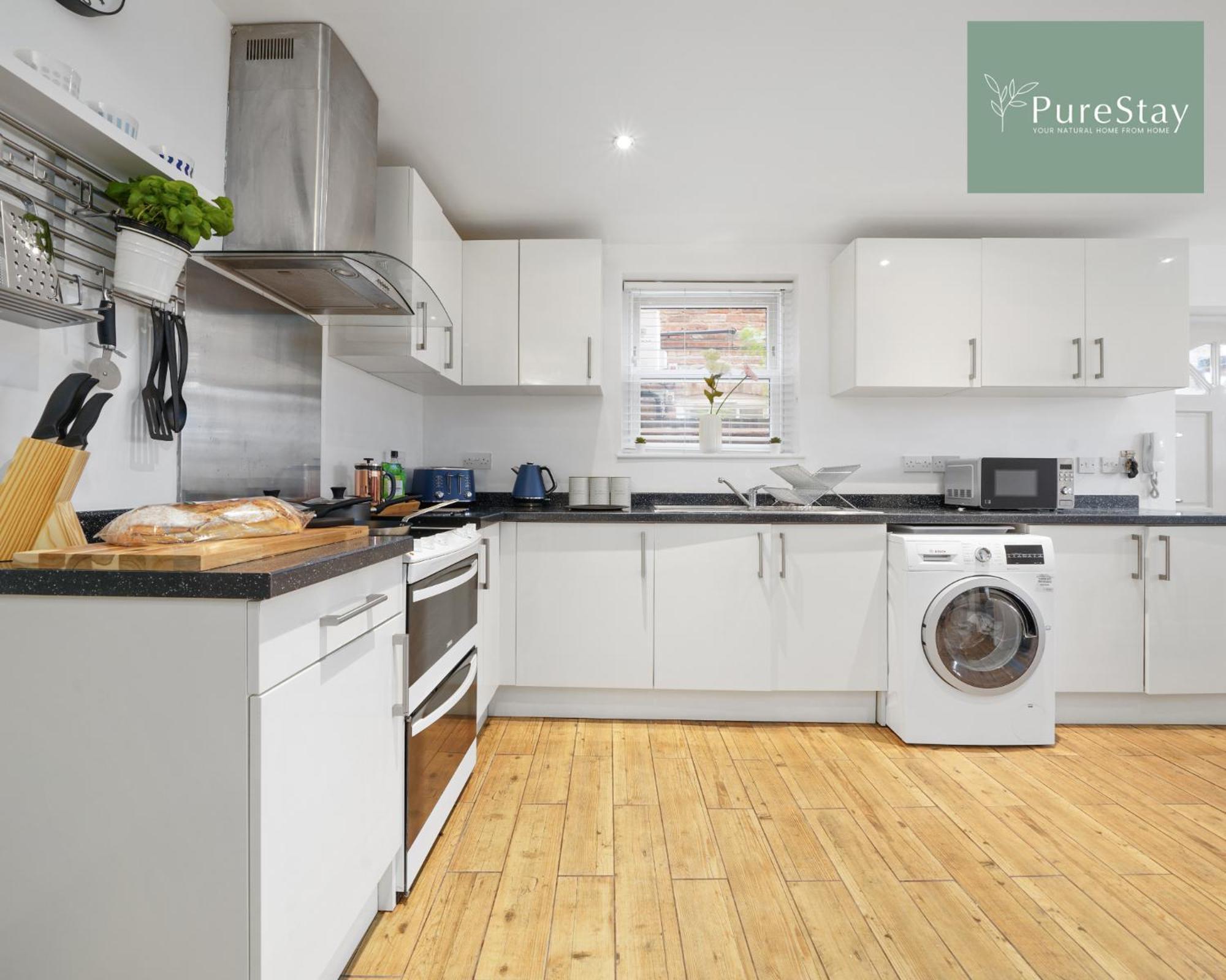 Stunning Two Bed Leamington Apartment With Free Wifi By Purestay Short Lets & Serviced Accommodation Eksteriør billede